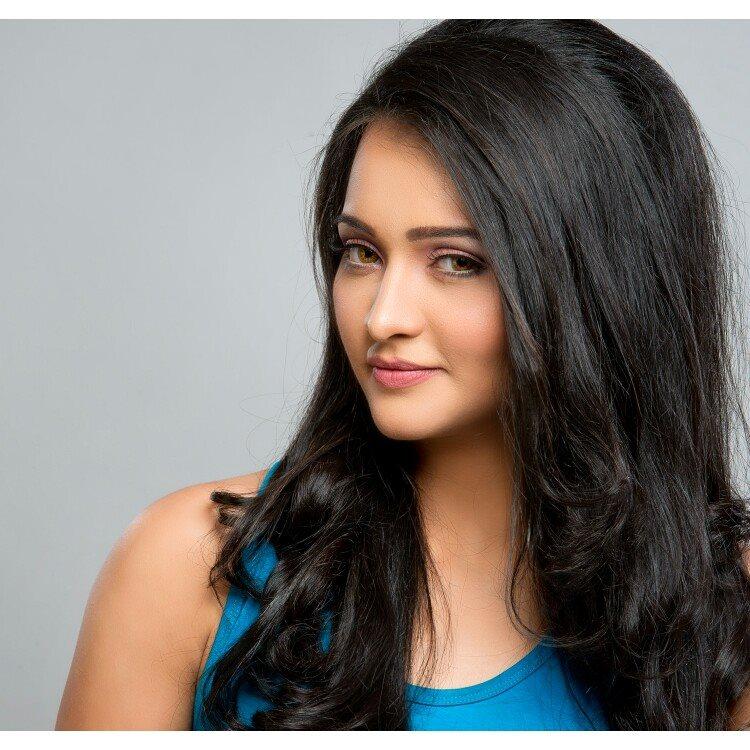 Antara Chakraborty's avatar image