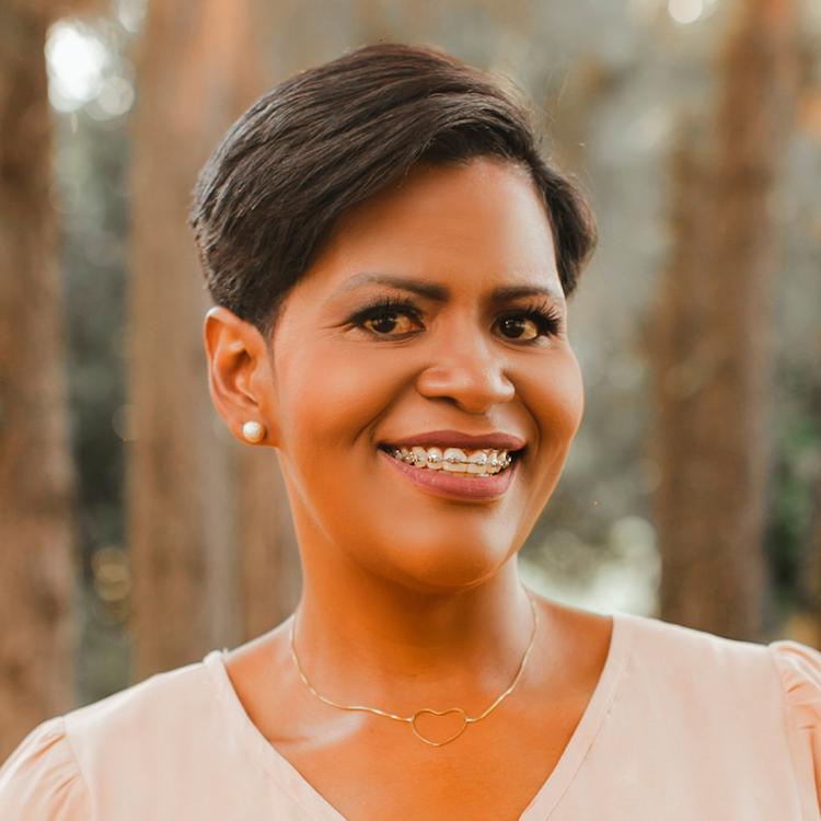 Silvania Dias's avatar image