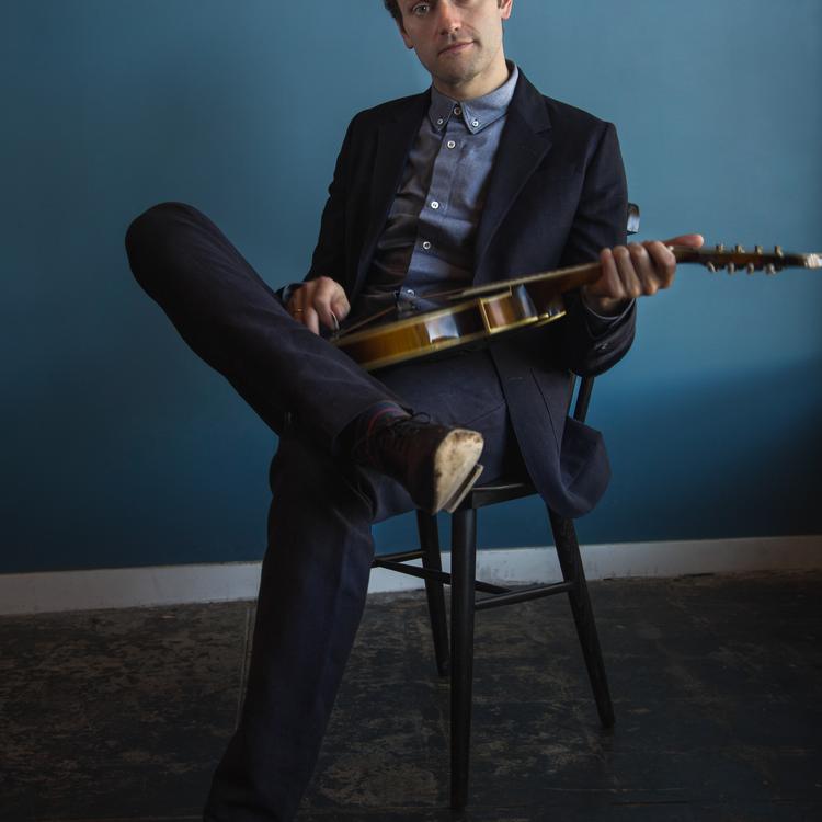 Chris Thile's avatar image