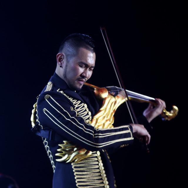 Dennis Lau's avatar image