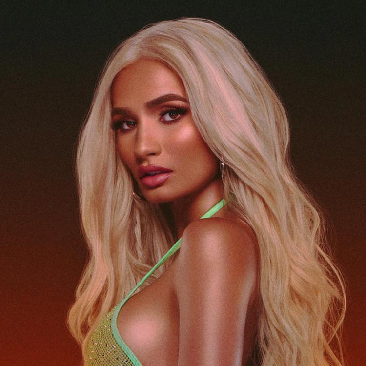 Pia Mia's avatar image