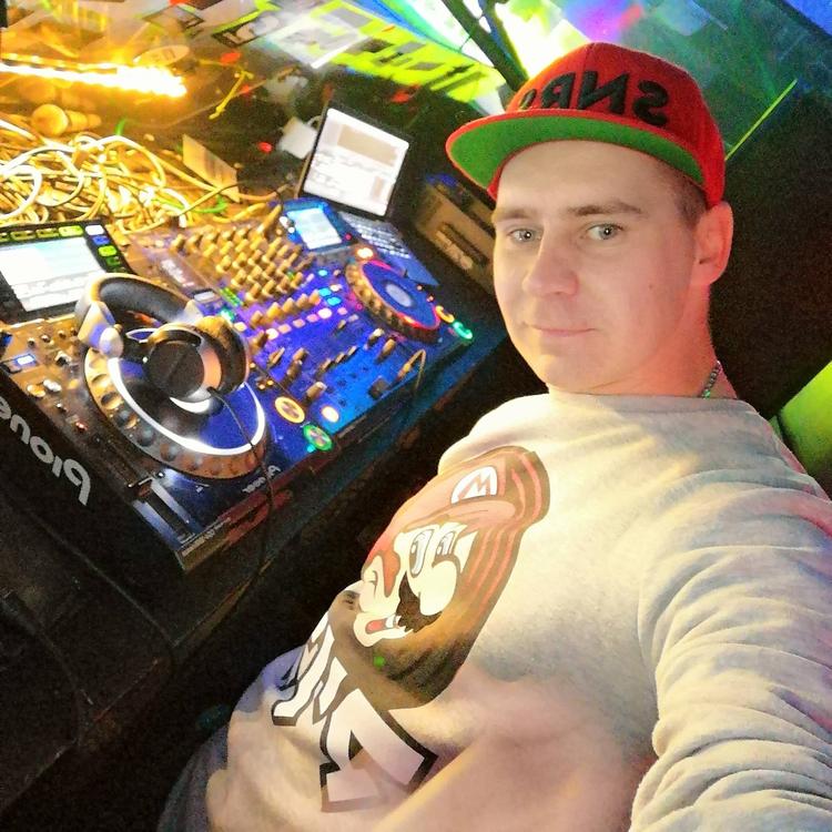 DJ Fenix's avatar image