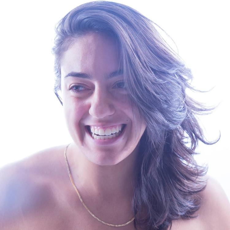 Mila Cavalhero's avatar image