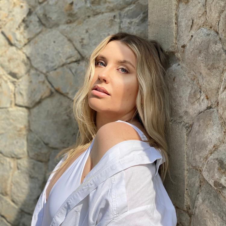 Ella Henderson's avatar image