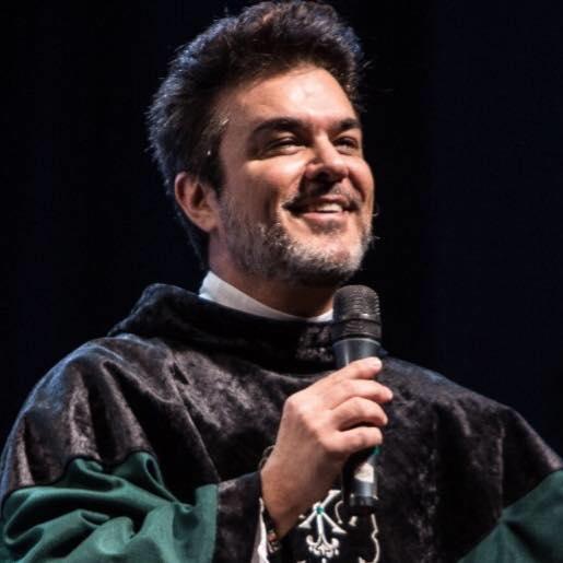 Padre Marcos Roberto Pires's avatar image