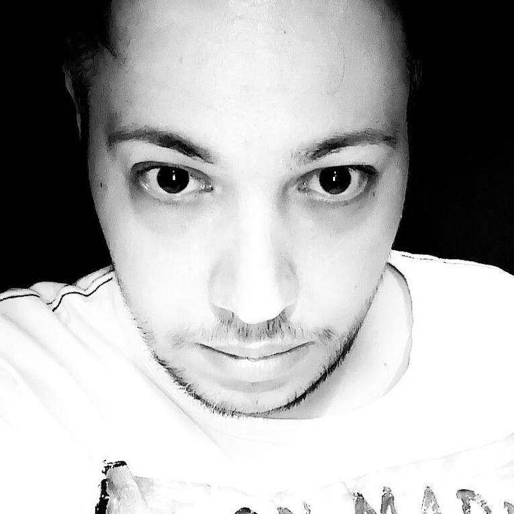 Daniel Tek's avatar image