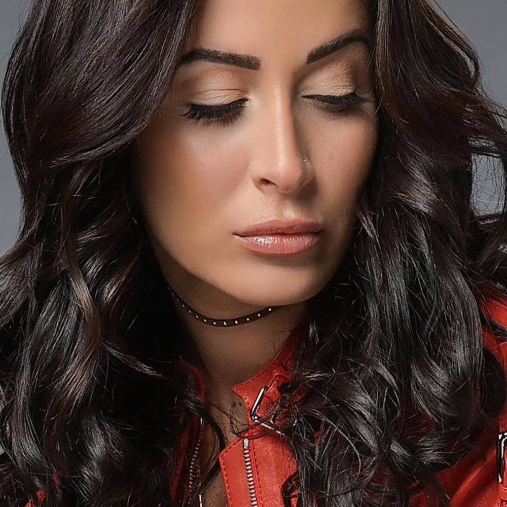 Kenza Farah Official TikTok Music - List of songs and albums by Kenza ...