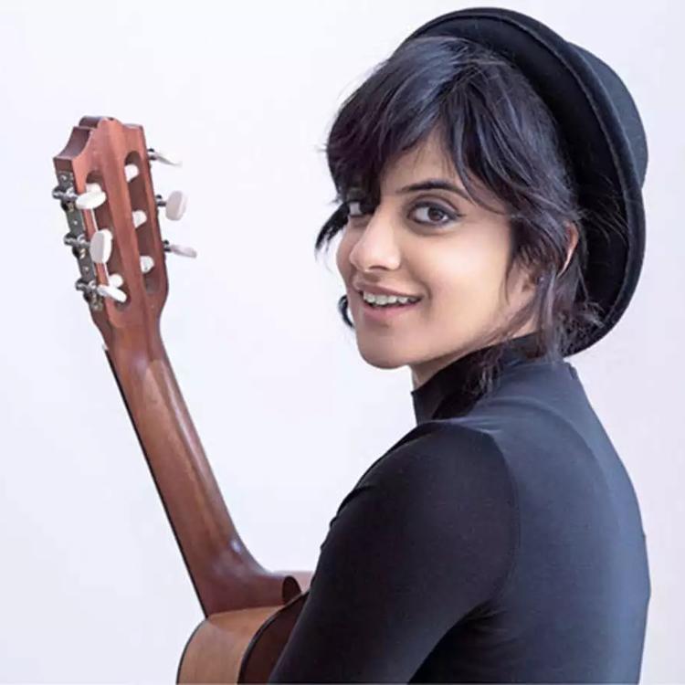 Jasleen Royal's avatar image