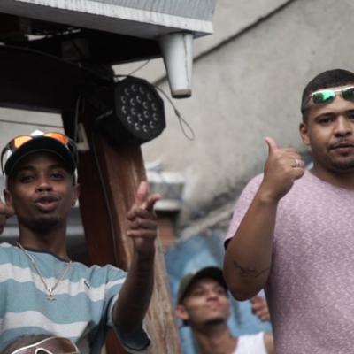 Ela Tá de Quarentena Balançando Meu Barraco By Two Maloka dj, MC Devinni's cover