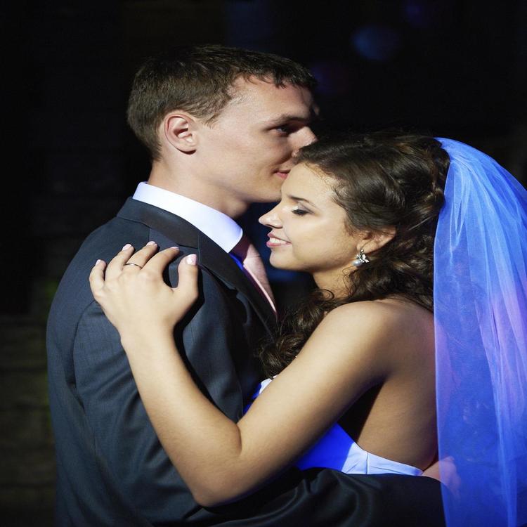 First Dance Wedding Songs Group's avatar image