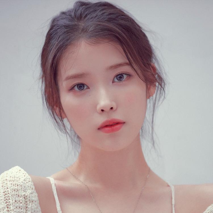 IU's avatar image