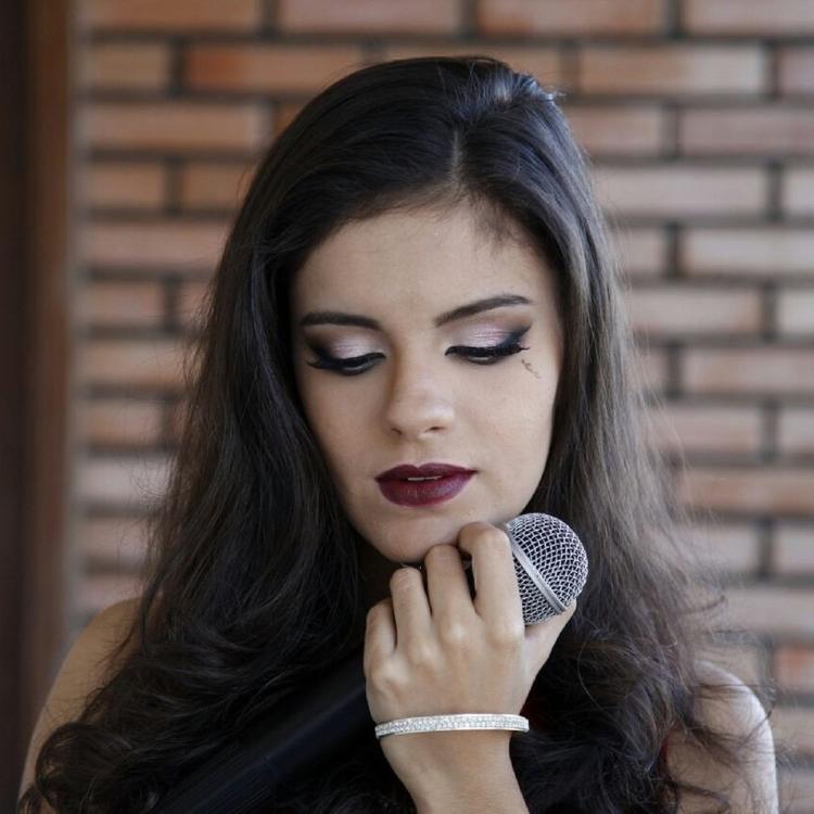 Fernanda Vieira's avatar image