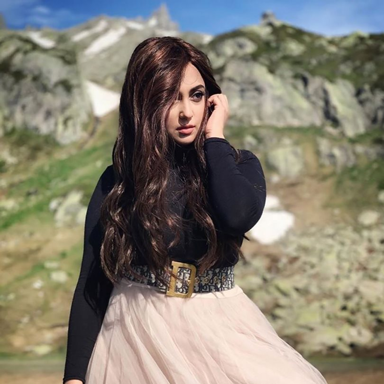 Monali Thakur's avatar image