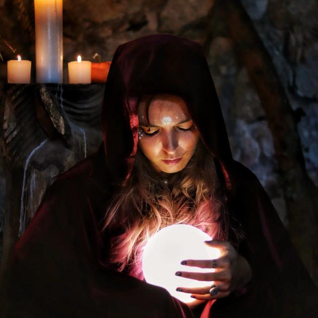 Luna Santa's avatar image