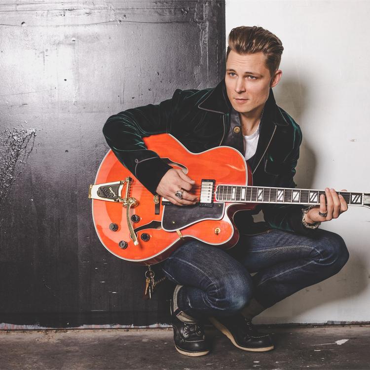 Frankie Ballard's avatar image