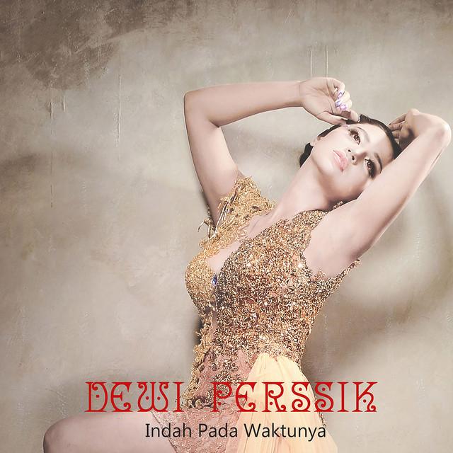 Dewi Perssik's avatar image