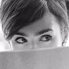 Lily Collins's avatar image