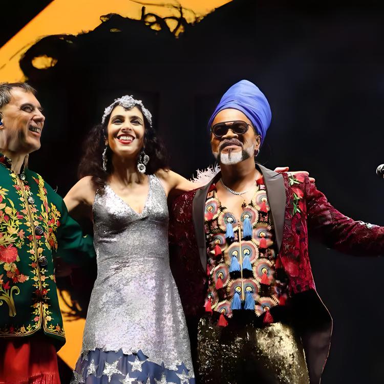 Os Tribalistas, Carlinhos Brown Oficial