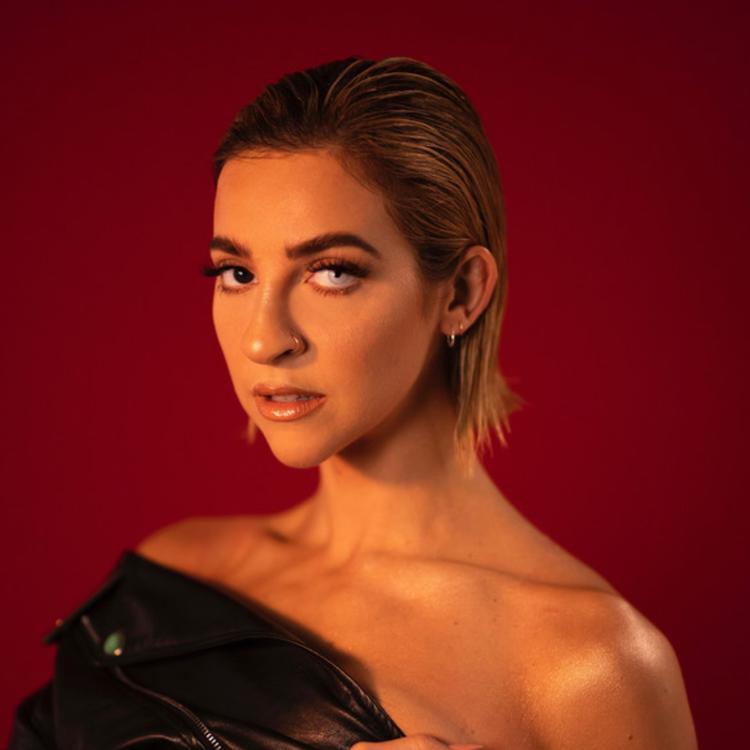 Gabbie Hanna's avatar image