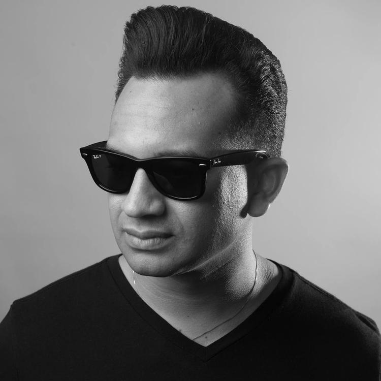 Julian R's avatar image