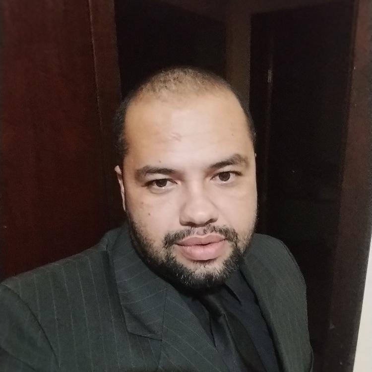 robson gonçalves's avatar image