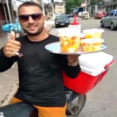 O JAMES EU QUERO UMA SALADA DE FRUTA VERSÃO FUNK By dj vinicius de macabu's cover