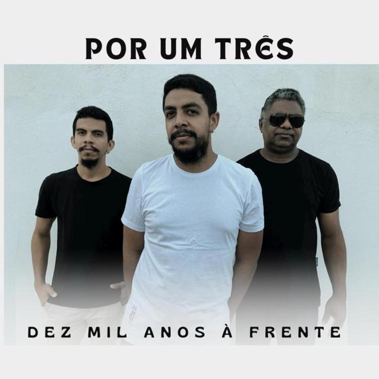 Por um três's avatar image