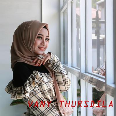 Kusangka Cinta Pertama By Vany Thursdila's cover