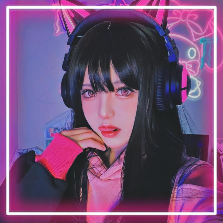 DJ Selena's avatar image