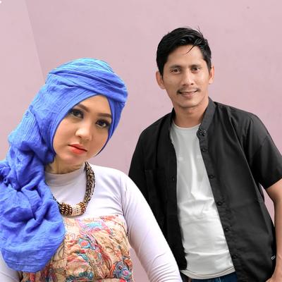 Dua Hate By Bergek, Ayu Kartika's cover