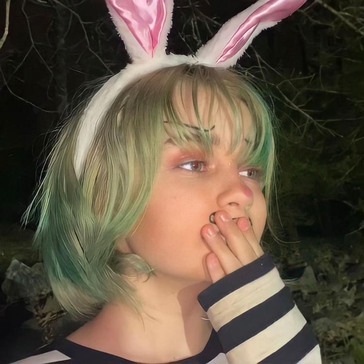 Chloe Cherrie's avatar image