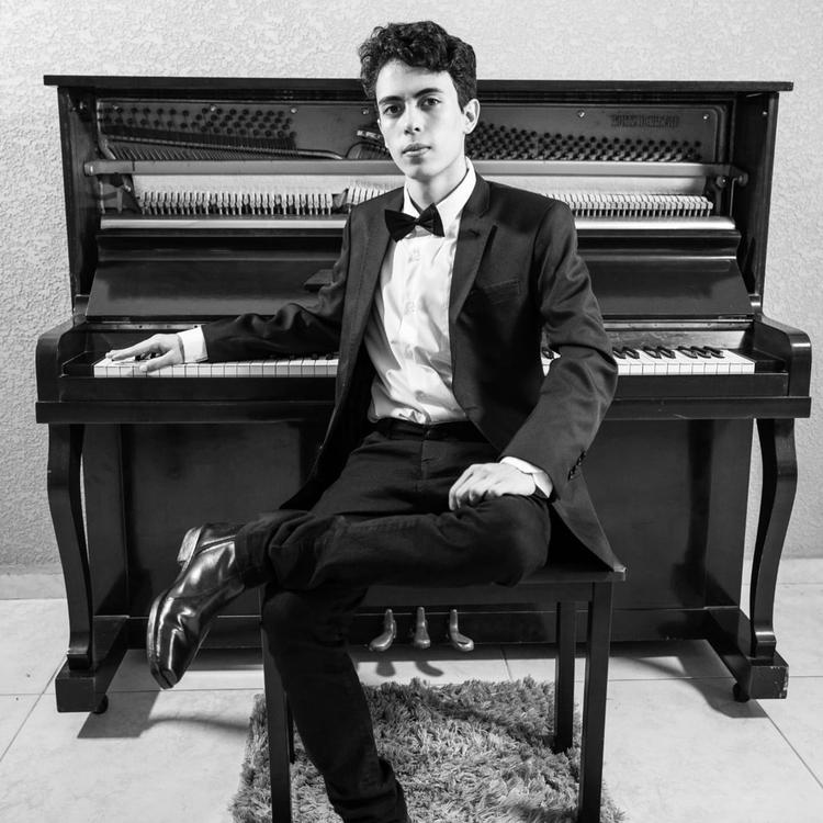 Nicolas Ferreira Piano's avatar image