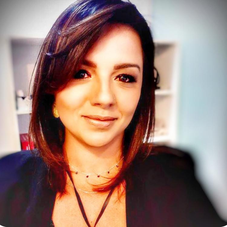 LUANA DE AVILA's avatar image