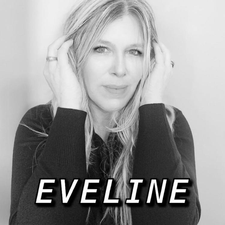 Eveline's avatar image