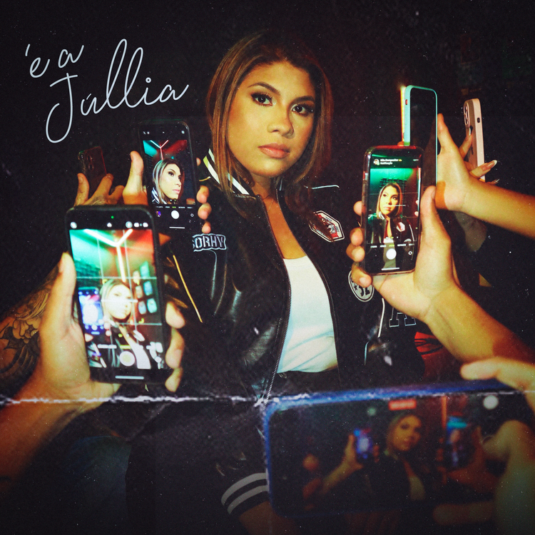 Jullia's avatar image