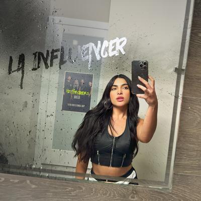 La Influencer's cover