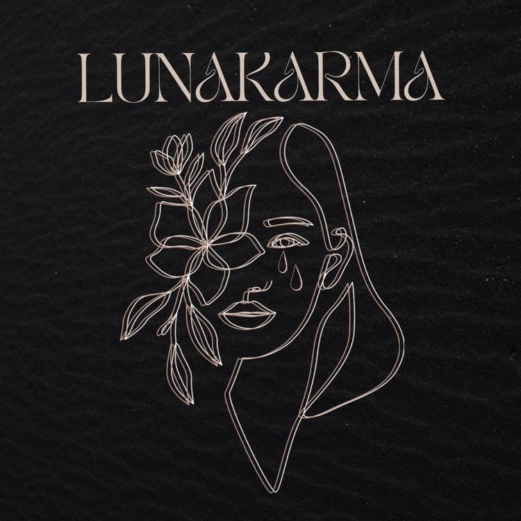 Luna karma's avatar image